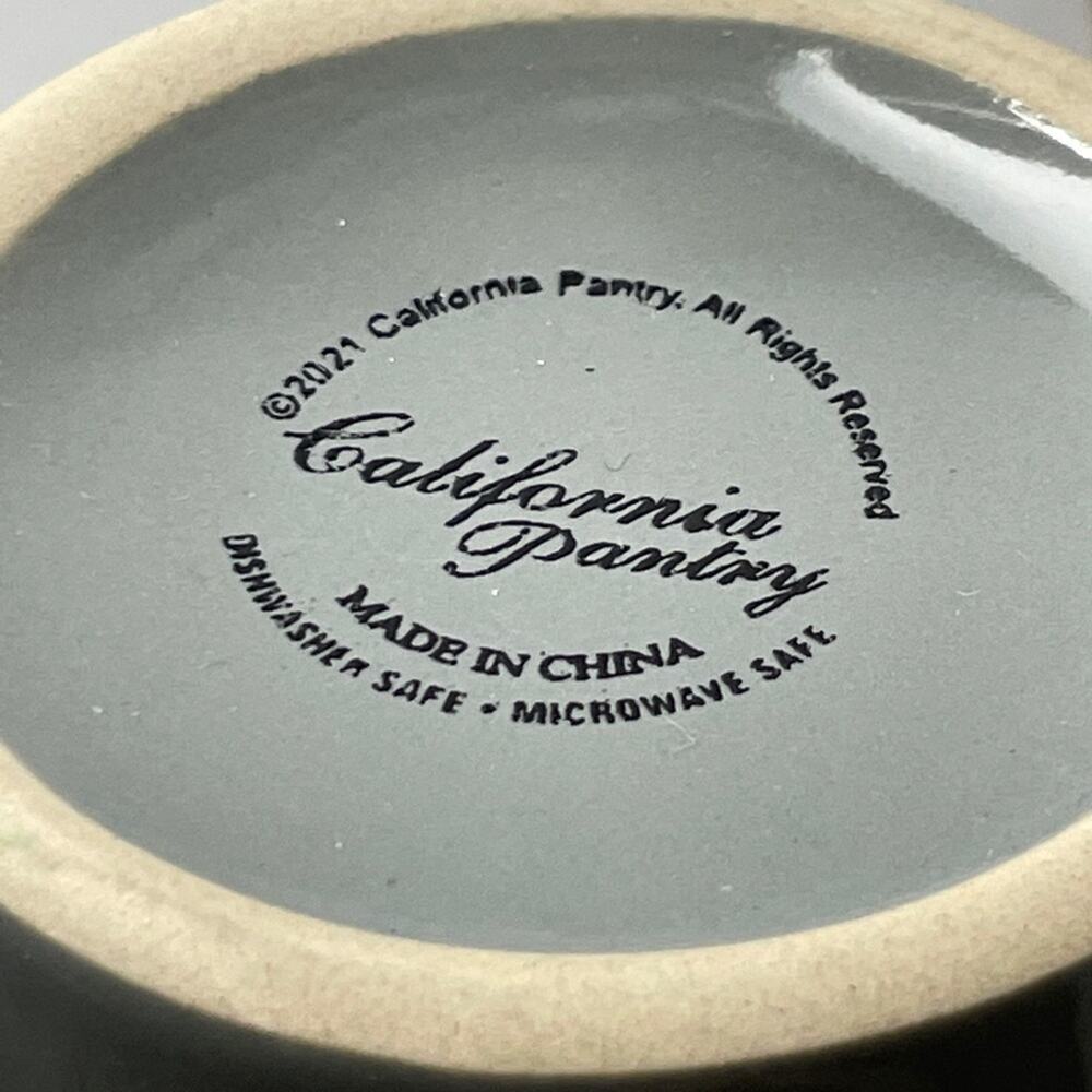 2 Winter Mitten Grey Coffee Mugs by California Pantry, so‎ cute! - Picture 4 of 5